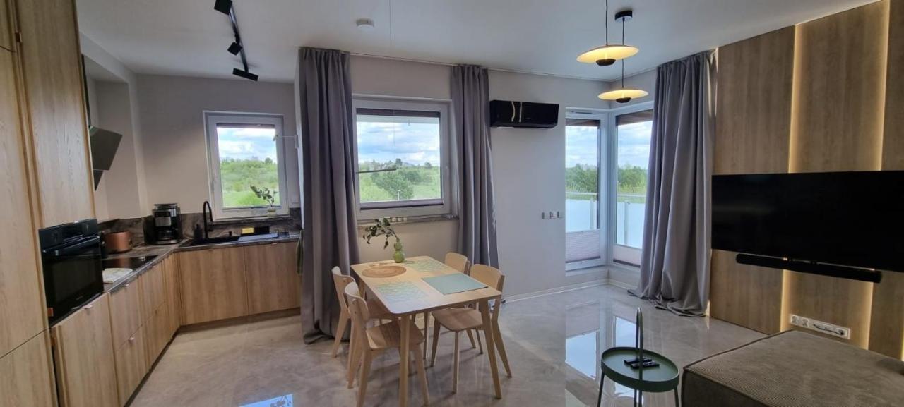 Premium Laki I Pola: Electric Blinds, A/c & Ev Charging