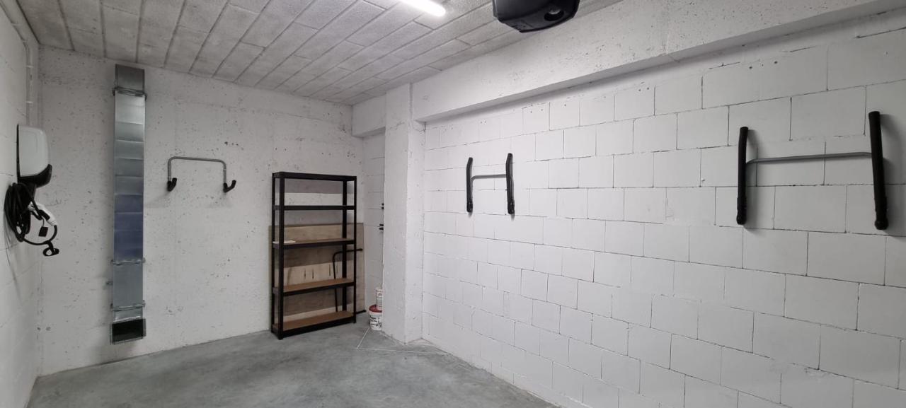 Apartment Premium Laki I Pola: Electric Blinds, A/c & Ev Charging *