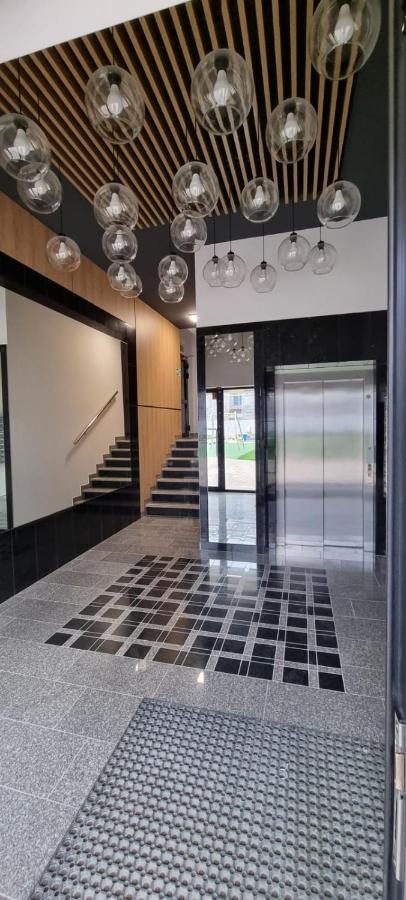 Apartment Premium Laki I Pola: Electric Blinds, A/c & Ev Charging