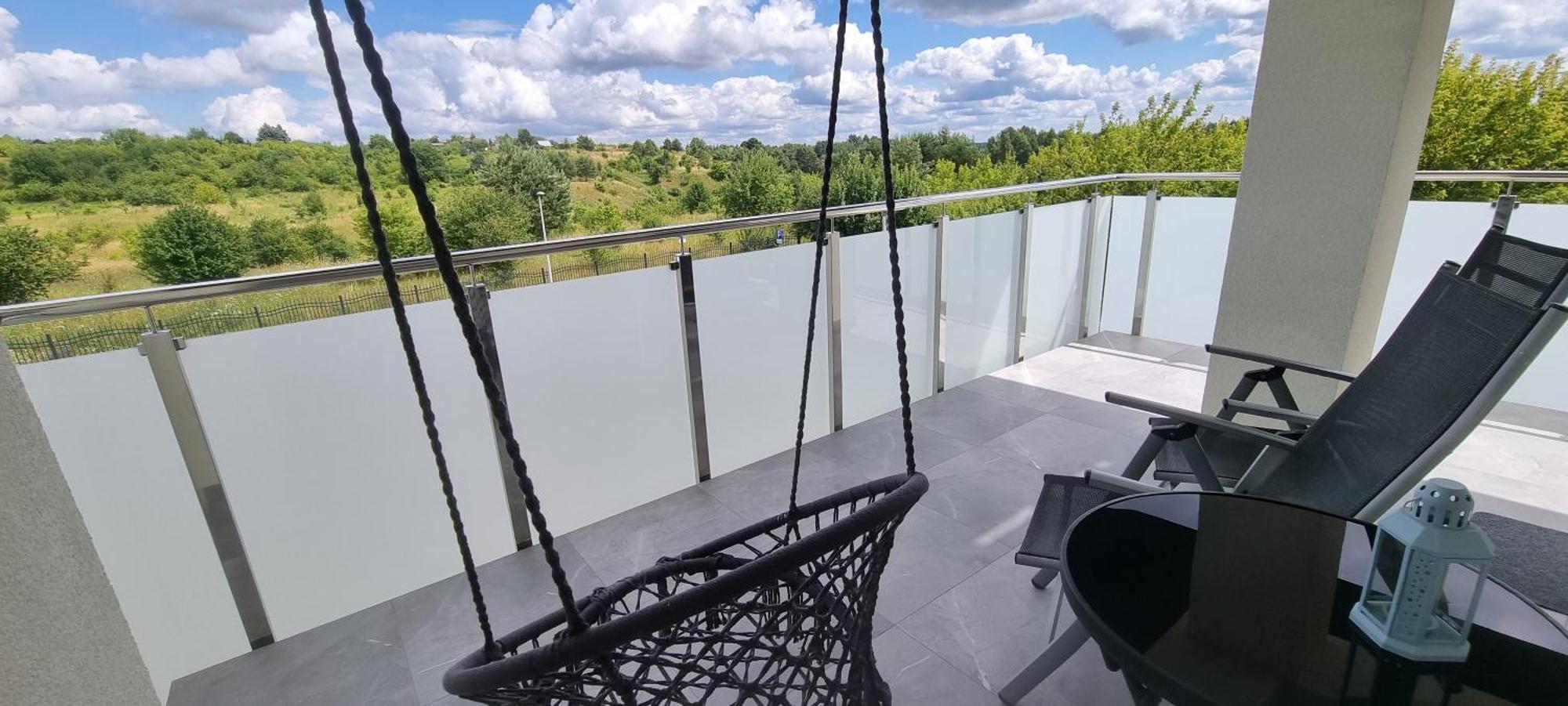 Premium Laki I Pola: Electric Blinds, A/c & Ev Charging Apartment